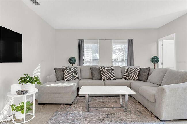 Building Photo - 105 Kenny Blvd