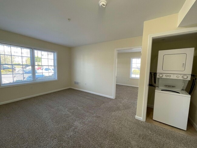 Building Photo - 10 Sentinel Court