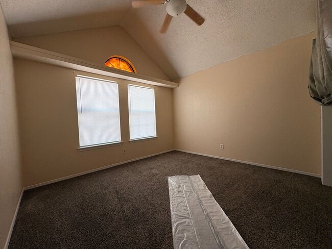 Building Photo - WEST SIDE HOME FOR RENT
