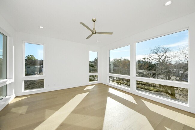 Building Photo - 2232 Swift Blvd