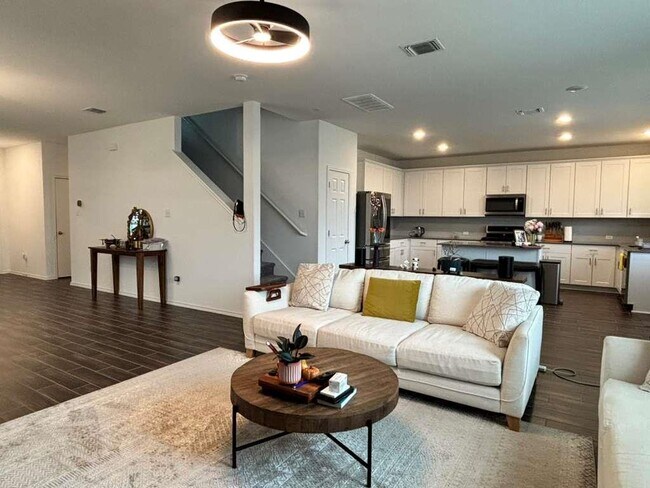 Building Photo - 1512 Hope Rnch Rd