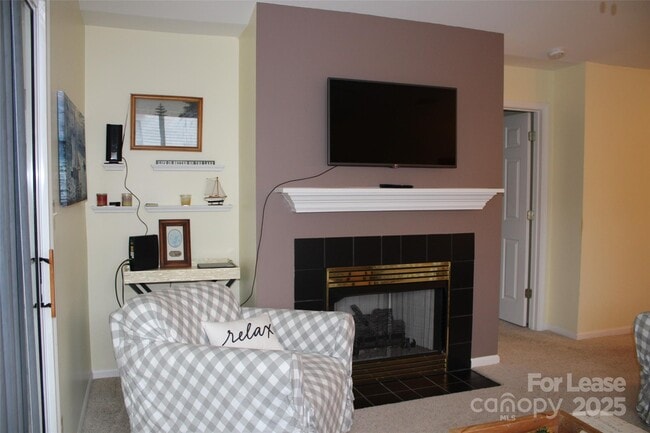 Building Photo - 763 Southwest Dr