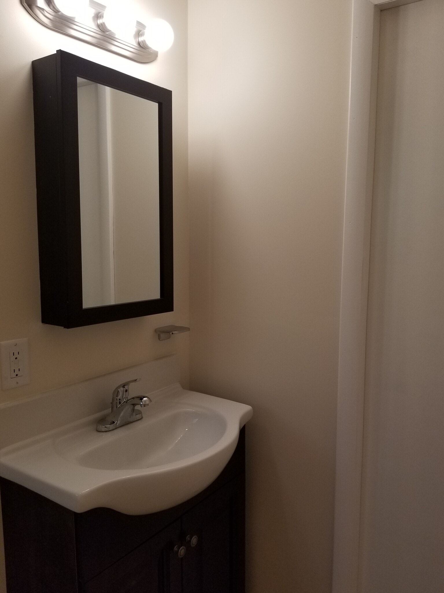 Building Photo - 2327 Polk St