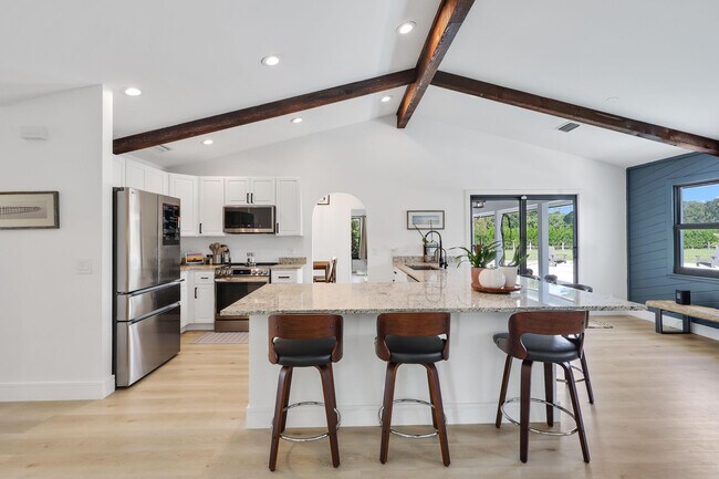 Building Photo - 14704 Black Bear Rd