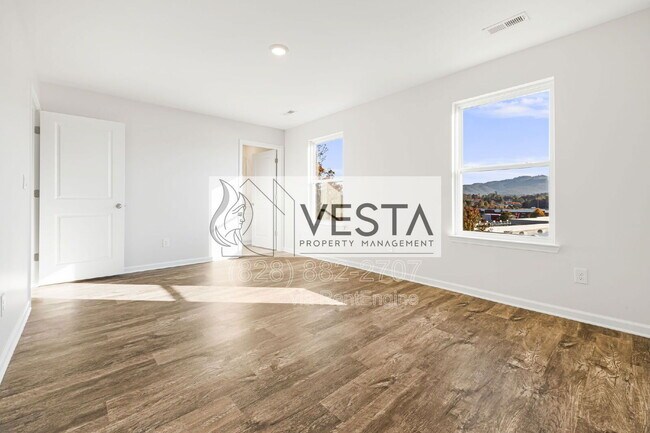 Building Photo - 30 Benedict Ln