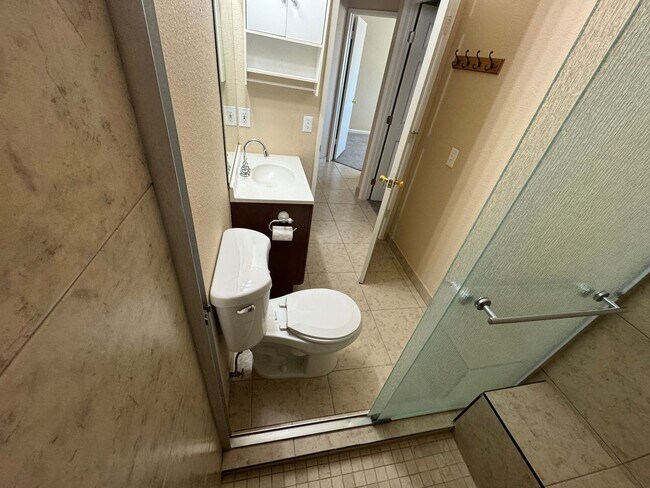 Building Photo - Charming 3-bedroom home located in the picturesque town of Pahrump!