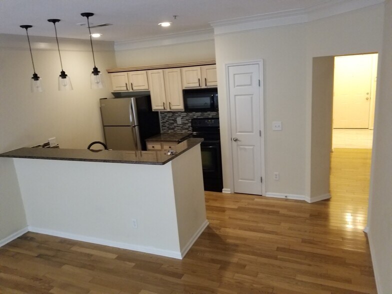 Building Photo - 6126 Inishmore Ln