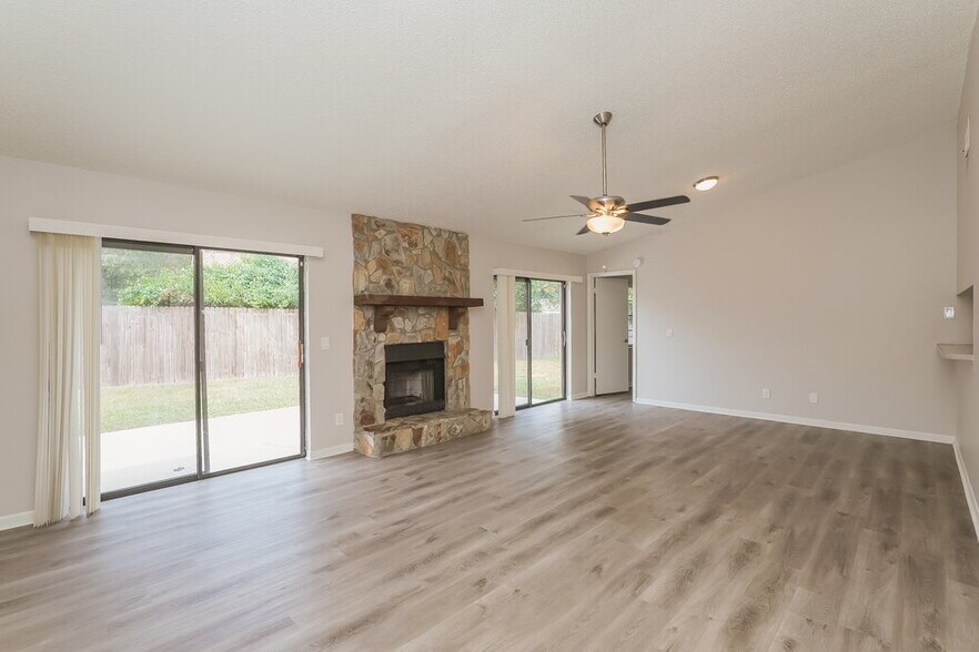 Building Photo - 936 Sunridge Point Dr