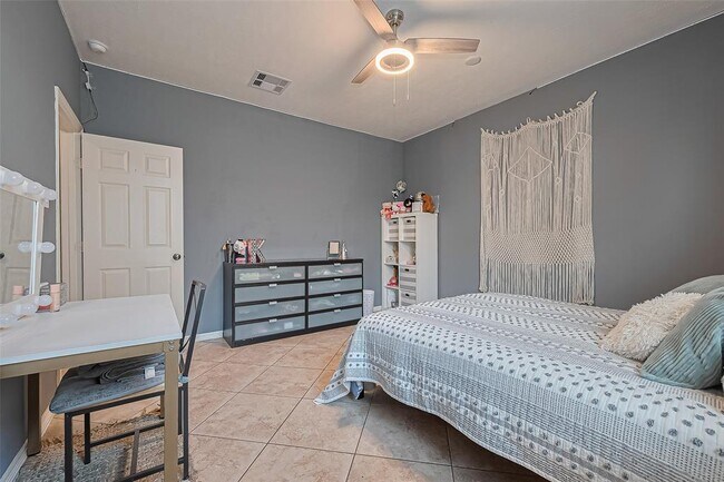 Building Photo - 6142 Harmony Park Lane