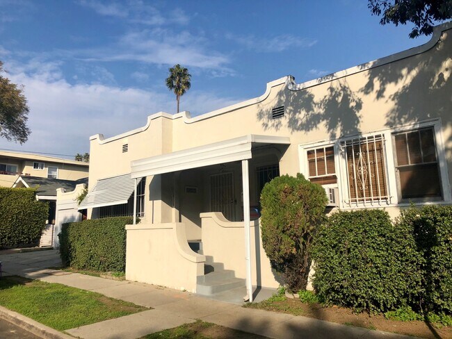 Building Photo - 1850 Rodney Dr