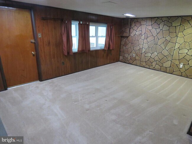 Building Photo - 12839 Elnora Rd