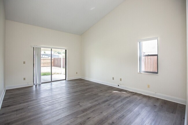 Building Photo - 4087 Waterview Loop