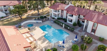 Building Photo - 10610 S 48th St