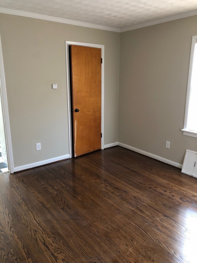 Building Photo - 103-105-105 Hampden Rd