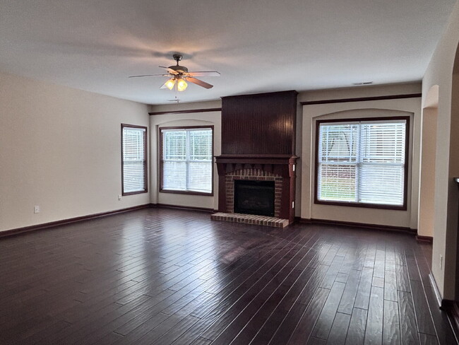 Building Photo - 3244 Groveshire Dr