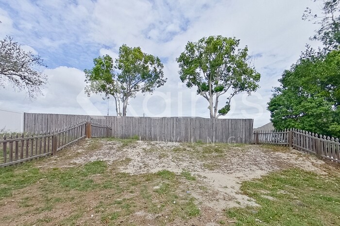 Building Photo - 10117 Elgin Blvd