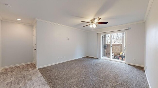 Building Photo - 1860 White Oak Dr