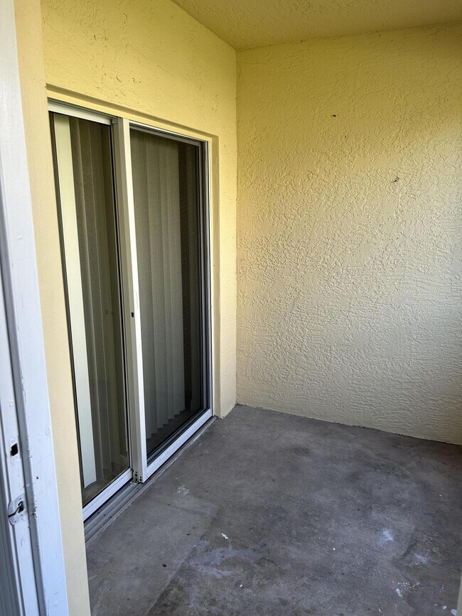 Building Photo - 130 SW Peacock Blvd