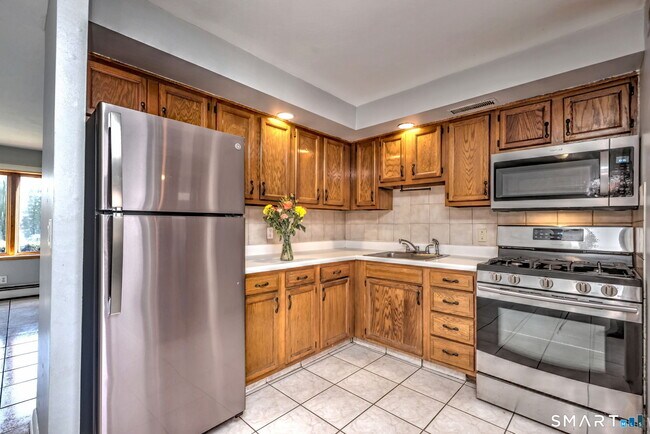 Building Photo - 1 Cora St