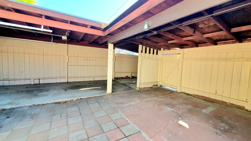 Building Photo - 4085 Carlota Blvd