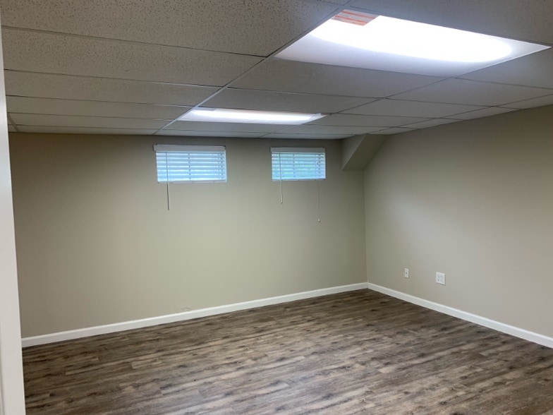 Building Photo - 1141 Old Farm Dr