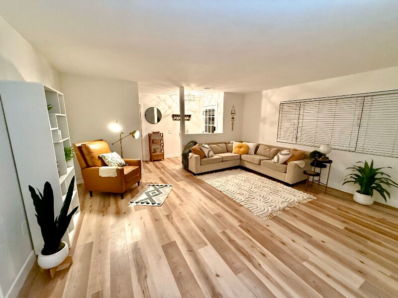 Building Photo - 942 Ruby Dr