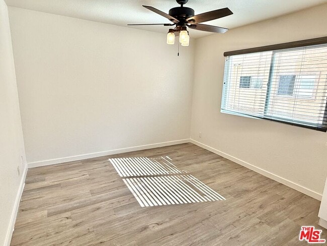 Building Photo - 10215 Variel Ave