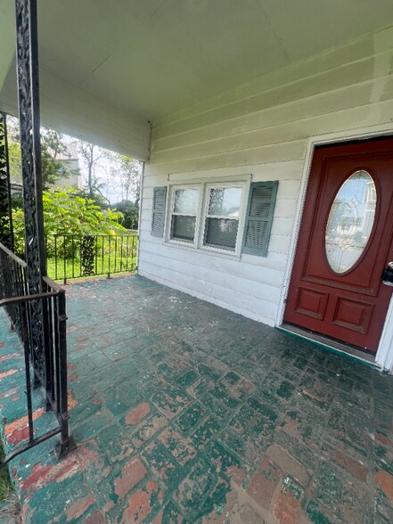 Building Photo - 751 22nd Ave N