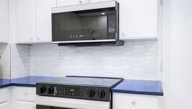 Building Photo - 3550 Galt Ocean Dr