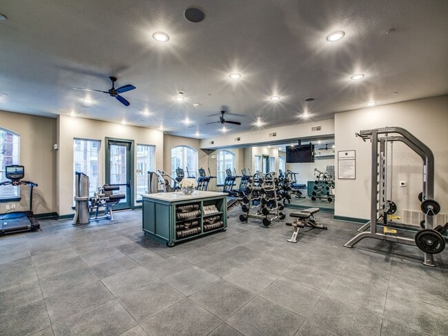 Building Photo - Live in Style! Beautiful 1/1 Apt in Greate...