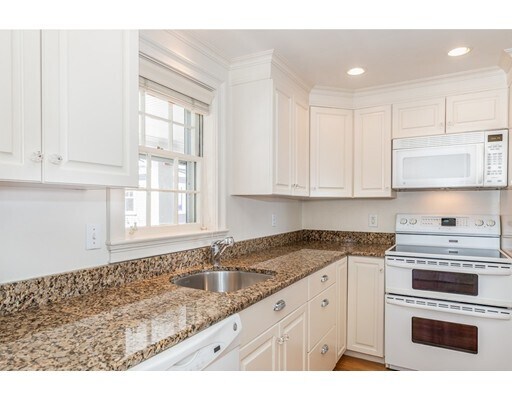 Building Photo - 147 Front St