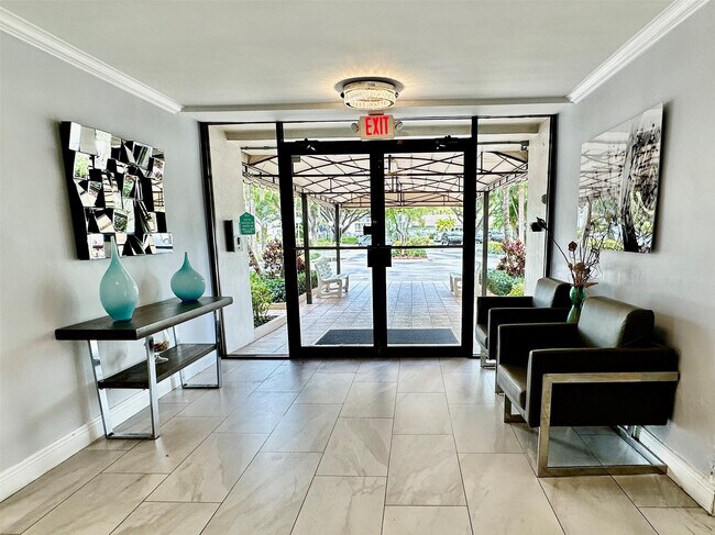 Building Photo - 2671 S Course Dr