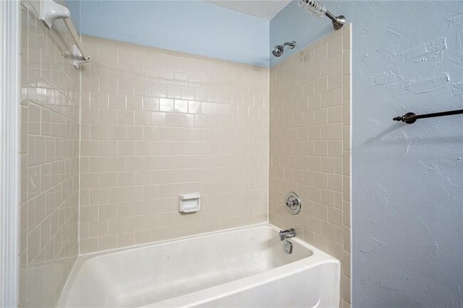 Building Photo - 2843 Pine Meadow Dr