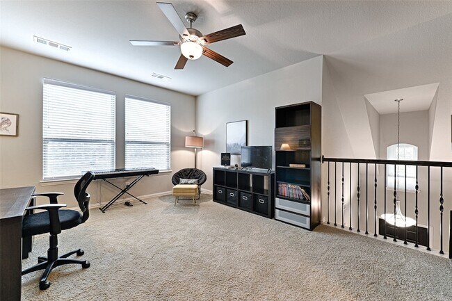 Building Photo - 3515 Washington Dr