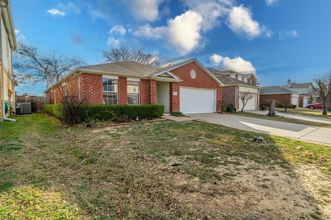 Building Photo - Move-In Ready 4BR/2BA Home in Crowley, TX