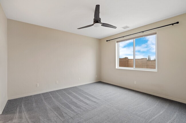 Building Photo - 1981 Sunview Ct