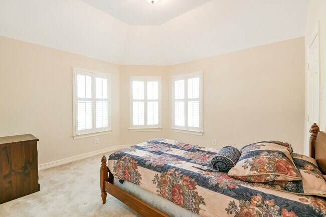 Building Photo - 3003 Grand Noble Cir