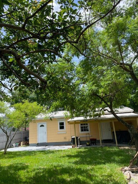 Building Photo - 2435 Grant St