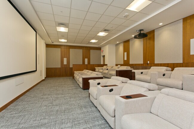 Building Photo - 1515 Liona St