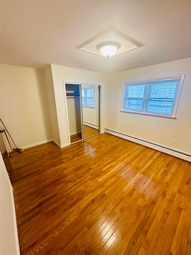 Building Photo - 2105 Palisade Ave