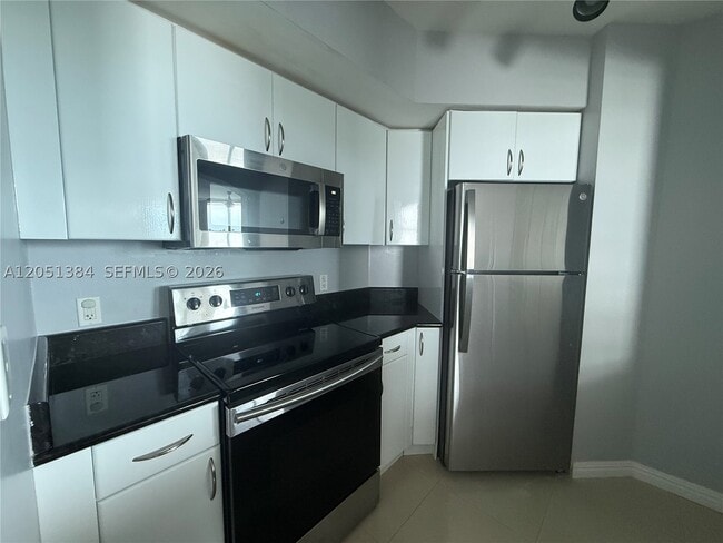 Building Photo - 9201 Collins Ave