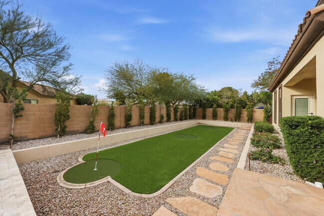 Building Photo - 6570 S Bogle Ave