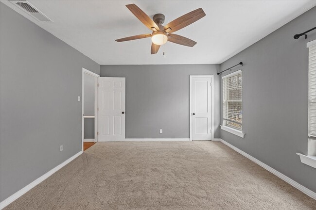 Building Photo - 6341 Bordeaux Ave