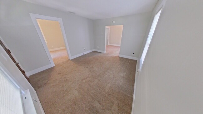 Building Photo - " 2-Bed in Heart of Royal Oak – Cozy 783 Sq Ft Home!"