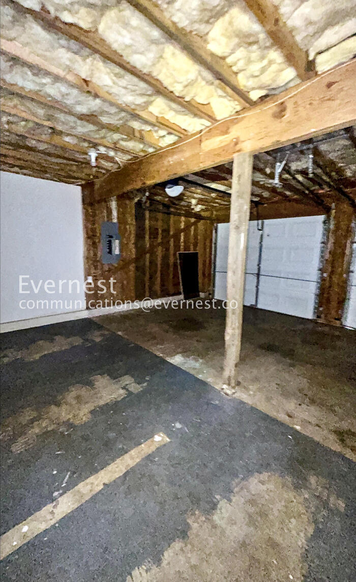 Building Photo - 33 Cathedral Heights