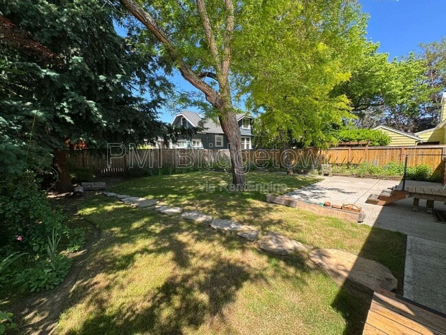 Building Photo - 2315 SE 38th Ave
