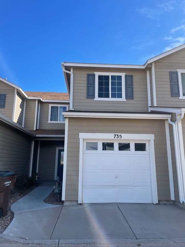 Primary Photo - Charming 2BD/2.5BA Townhome with Attached ...