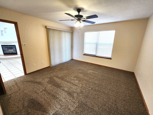 Building Photo - 2050 Pinecone Way