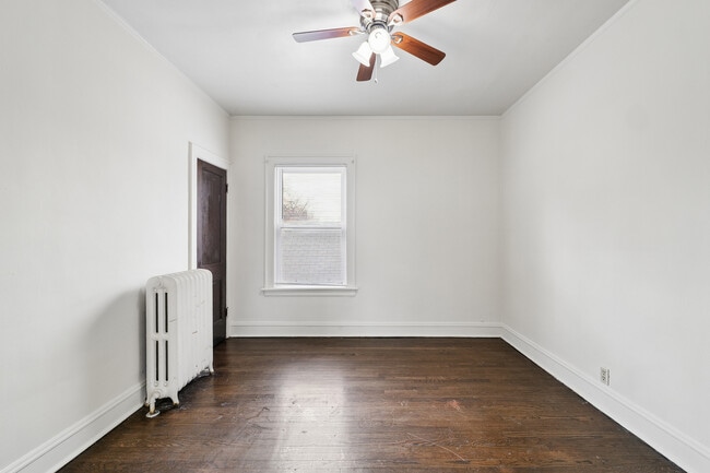 Building Photo - 10226 S Charles St