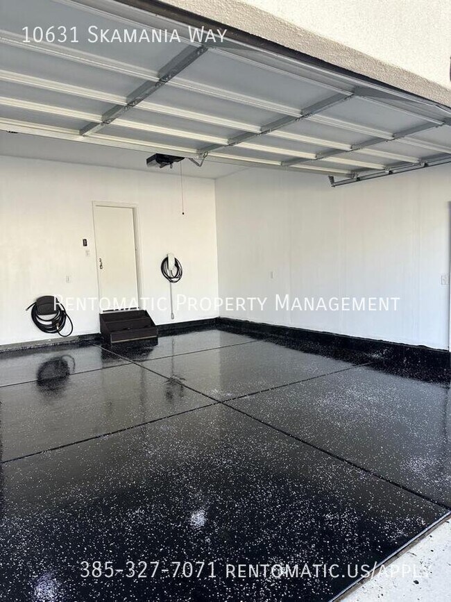 Building Photo - 10631 Skamania Wy